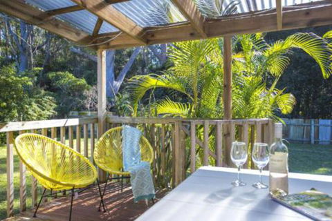 MOLLYMOOK BEACH COTTAGE - C Tourism 0