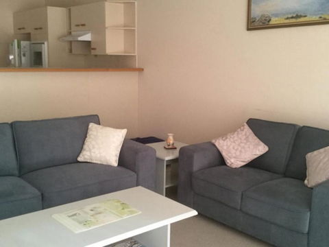 Private Canal Duplex With Pontoon Oleander Drive Bongaree - C Tourism 5