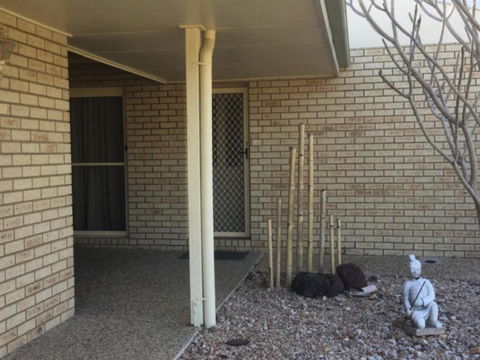 Private Canal Duplex With Pontoon Oleander Drive Bongaree - C Tourism 3