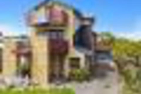 The Island Manor Family Seaside Stay With Views - C Tourism 2