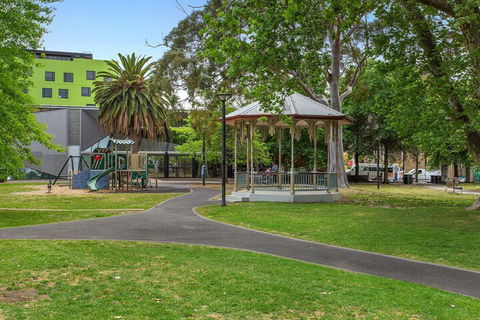 GRATTAN A Premier Location & Modern Space - C Tourism 7