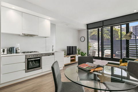 GRATTAN A Premier Location & Modern Space - C Tourism 4