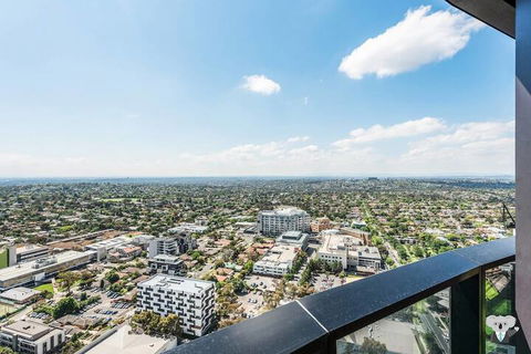 Designer Home With View 2 BED In Box Hill Vbh850 - C Tourism 6