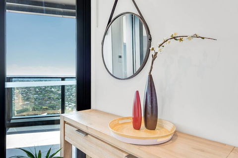 Designer Home With View 2 BED In Box Hill Vbh850 - C Tourism 2