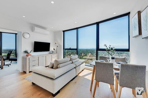 Designer Home With View 2 BED In Box Hill Vbh850 - C Tourism 4