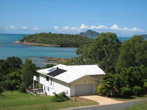 Hideaway Retreat Beach House With Pool - C Tourism 0