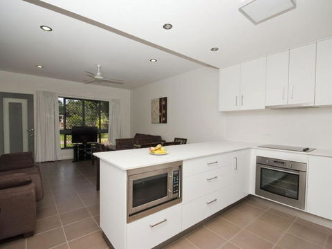 Woodville Beach Townhouse 6 - C Tourism 6