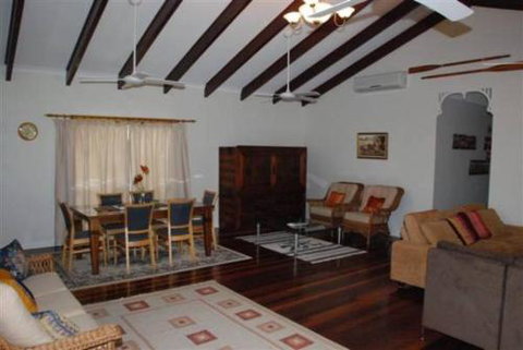 Appian Beach House - C Tourism 4