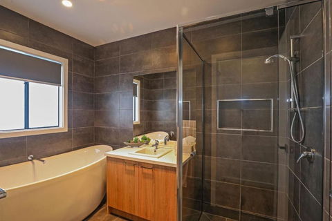 Coffs At Surf Beach Phillip Island - C Tourism 3