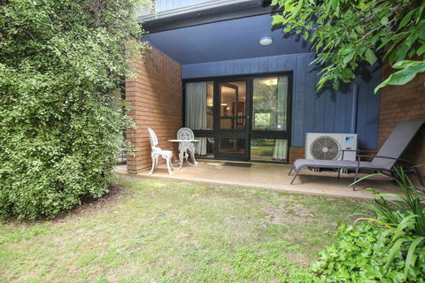 Cedar Holiday Units Apartment 2 - C Tourism 2