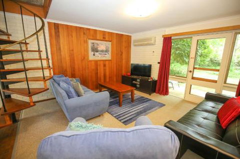 Cedar Holiday Units Apartment 2 - C Tourism 4