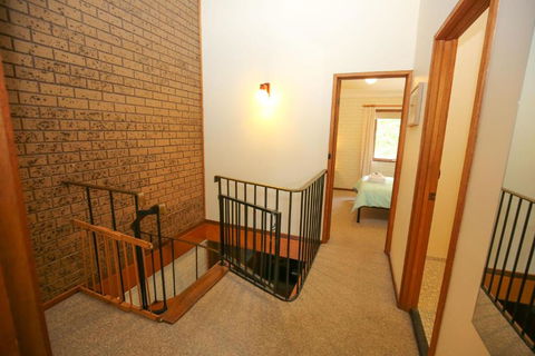 Cedar Holiday Units Apartment 2 - C Tourism 5