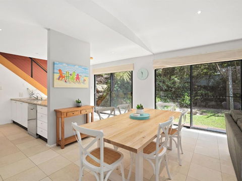 Avoca Beach Living 84 Avoca Drive Avoca Beach - C Tourism 6
