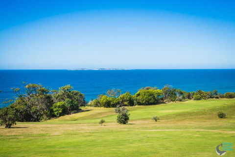 Ballingalla Apartments By The Golf Course - C Tourism 3