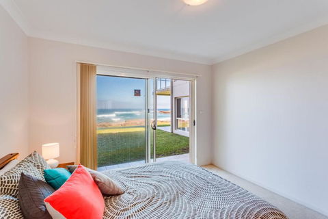 Hear The Waves At Anna Bay! - C Tourism 2