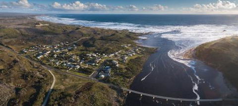 Arthur Riverfront & Sea Lodge Upstream - C Tourism 6