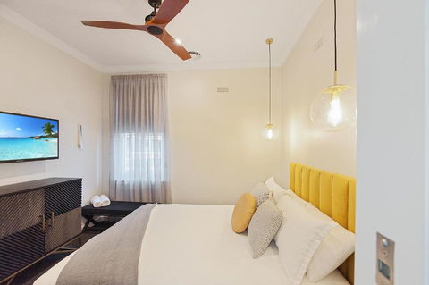 Luxury On The Esplanade - C Tourism 3