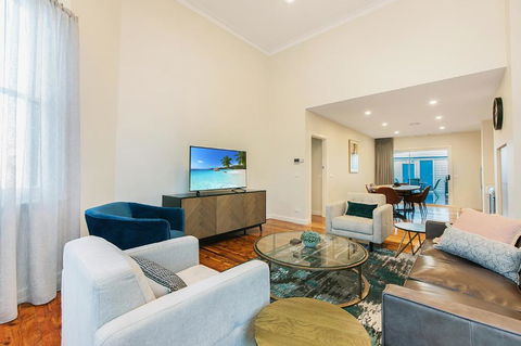 Luxury On The Esplanade - C Tourism 6