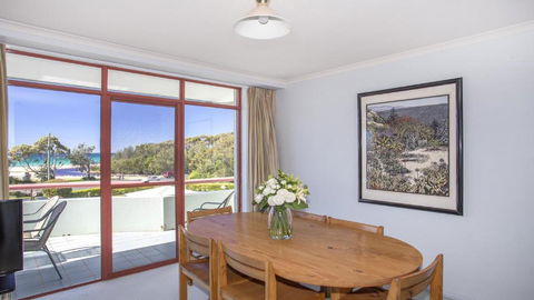 Fathoms 17 Mollymook ALL LINEN PROVIDED - C Tourism 5