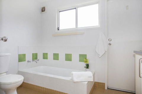 1 / 31 Ocean Street A Relaxing Coastal Retreat - C Tourism 3