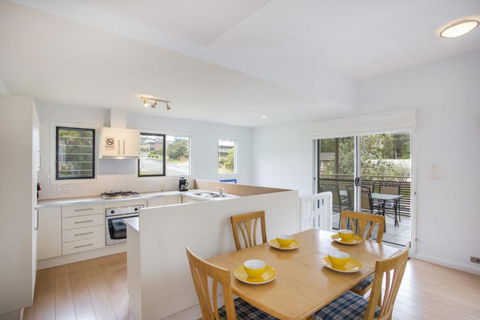 1 / 31 Ocean Street A Relaxing Coastal Retreat - C Tourism 4