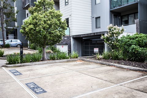 ReadySet Apartments On Altona - C Tourism 1