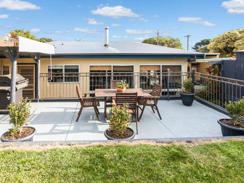 OCEAN SOUNDS Anglesea - C Tourism 2