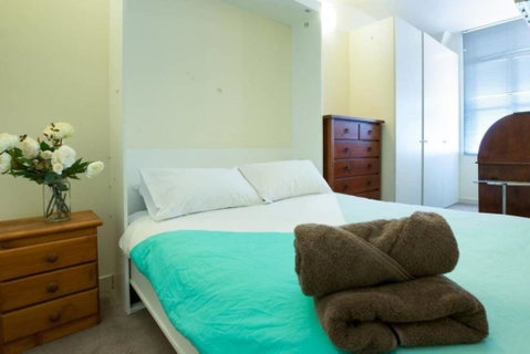 Noah Â· Central City Location With Views & Parking - C Tourism 3