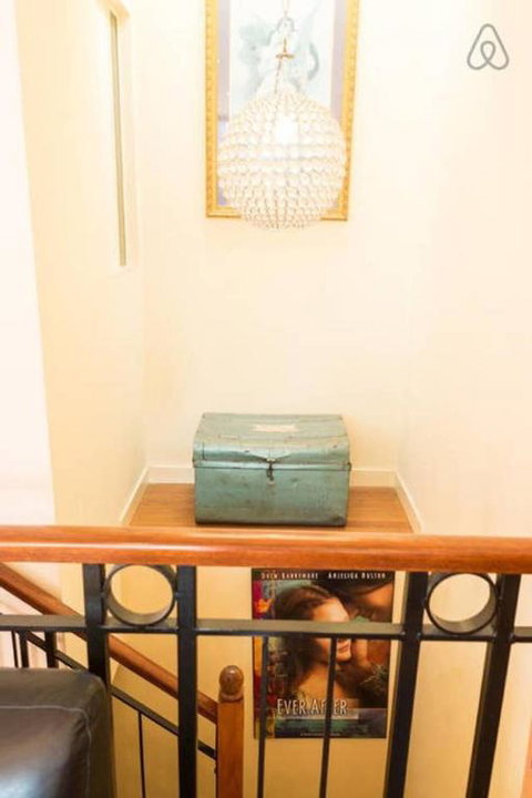Noah Â· Central City Location With Views & Parking - C Tourism 4