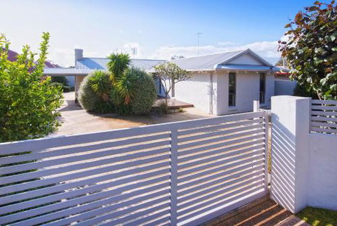 GIFFORD HOUSE - C Tourism 1