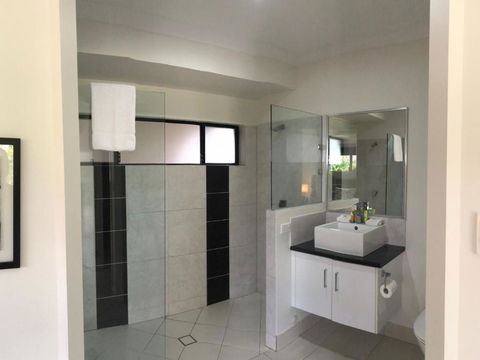 Cooya Beach Ultimate Tropical Getaway - C Tourism 2