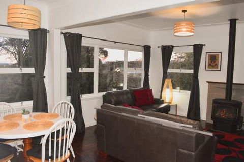 NEW Winston Cottage Leura Views & Location - C Tourism 1