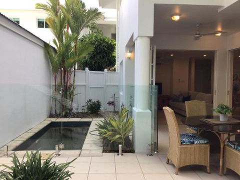 Walk To The Ocean In Five Minutes - C Tourism 1