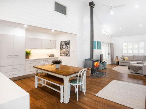 3 Macleay St. Narrawallee - C Tourism 6