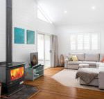 3 Macleay St. Narrawallee - C Tourism