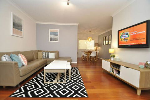 Parramatta Lennox 2 Bedroom - C Tourism 3