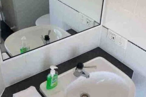 Affordable Unit Minutes To The Heart Of Surfers Paradise - C Tourism 6