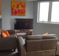 Affordable Unit Minutes To The Heart of Surfers Paradise - C Tourism