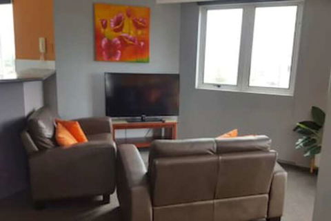 Affordable Unit Minutes To The Heart Of Surfers Paradise - C Tourism 0