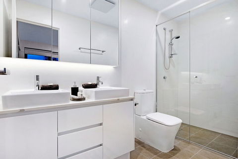 NEO Apartments Holidays Gold Coast - C Tourism 5