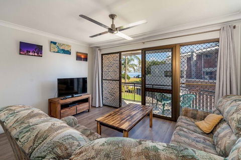 Great Location Close To Waterfront Shops Restaurants & Cafes. - C Tourism 2