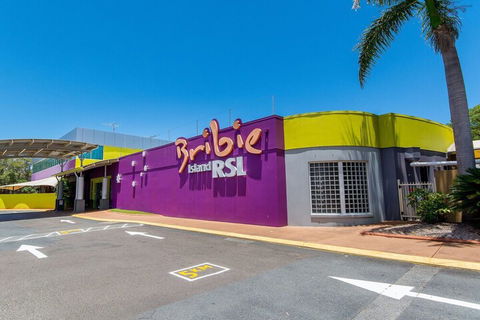 Spectacular Unit Overlooking Pumicestone Passage Welsby Pde Bongaree - C Tourism 2