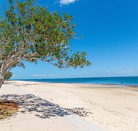 Spectacular Unit Overlooking Pumicestone Passage Welsby Pde Bongaree - C Tourism