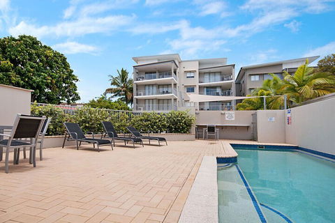 Spectacular Unit Overlooking Pumicestone Passage Welsby Pde Bongaree - C Tourism 3