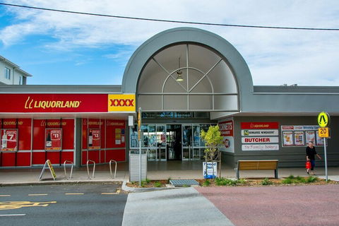 Magical Holiday Home Welsby Pde Bongaree - C Tourism 1