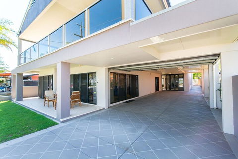 Magical Holiday Home Welsby Pde Bongaree - C Tourism 2