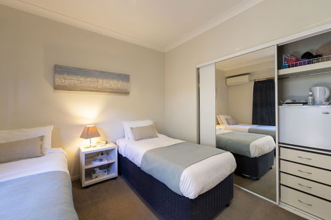 Beach House Bed & Breakfast - C Tourism 3