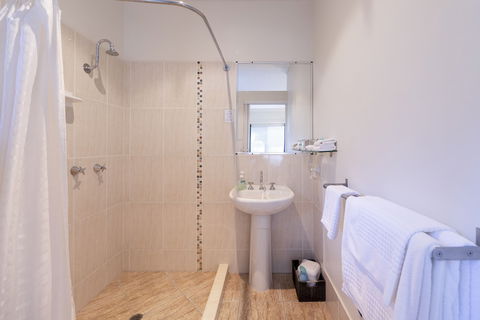 Beach House Bed & Breakfast - C Tourism 4