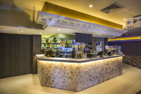 Nightcap At Sylvania Hotel - C Tourism 5