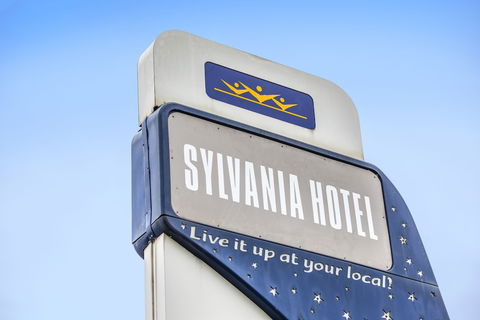 Nightcap At Sylvania Hotel - C Tourism 0